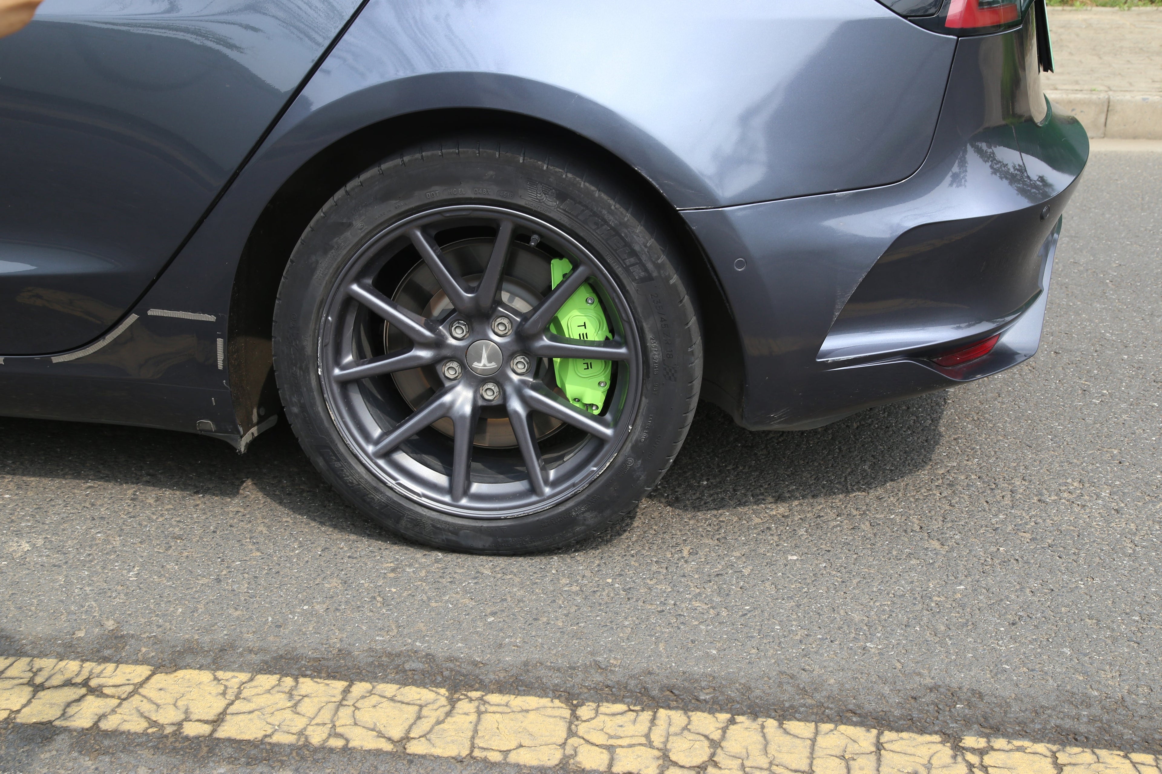 18" /19" Caliper Covers for Tesla Model 3 / Model 3 Highland