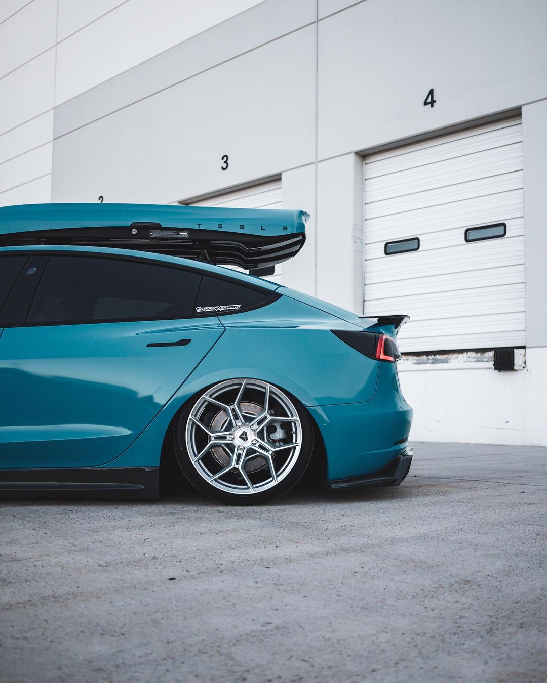 Tesla Model 3 Carbon Fiber Rear Spoiler Ver.3