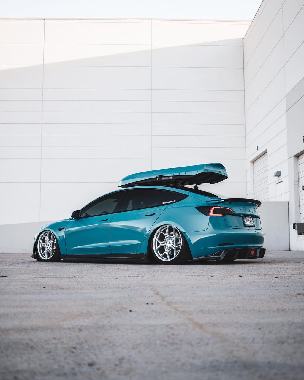 Tesla Model 3 Carbon Fiber Rear Spoiler Ver.3