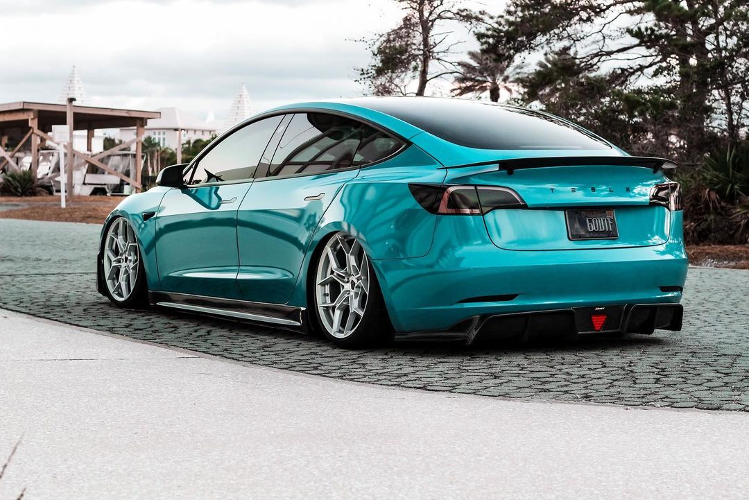Tesla Model 3 Carbon Fiber Rear Spoiler Ver.3